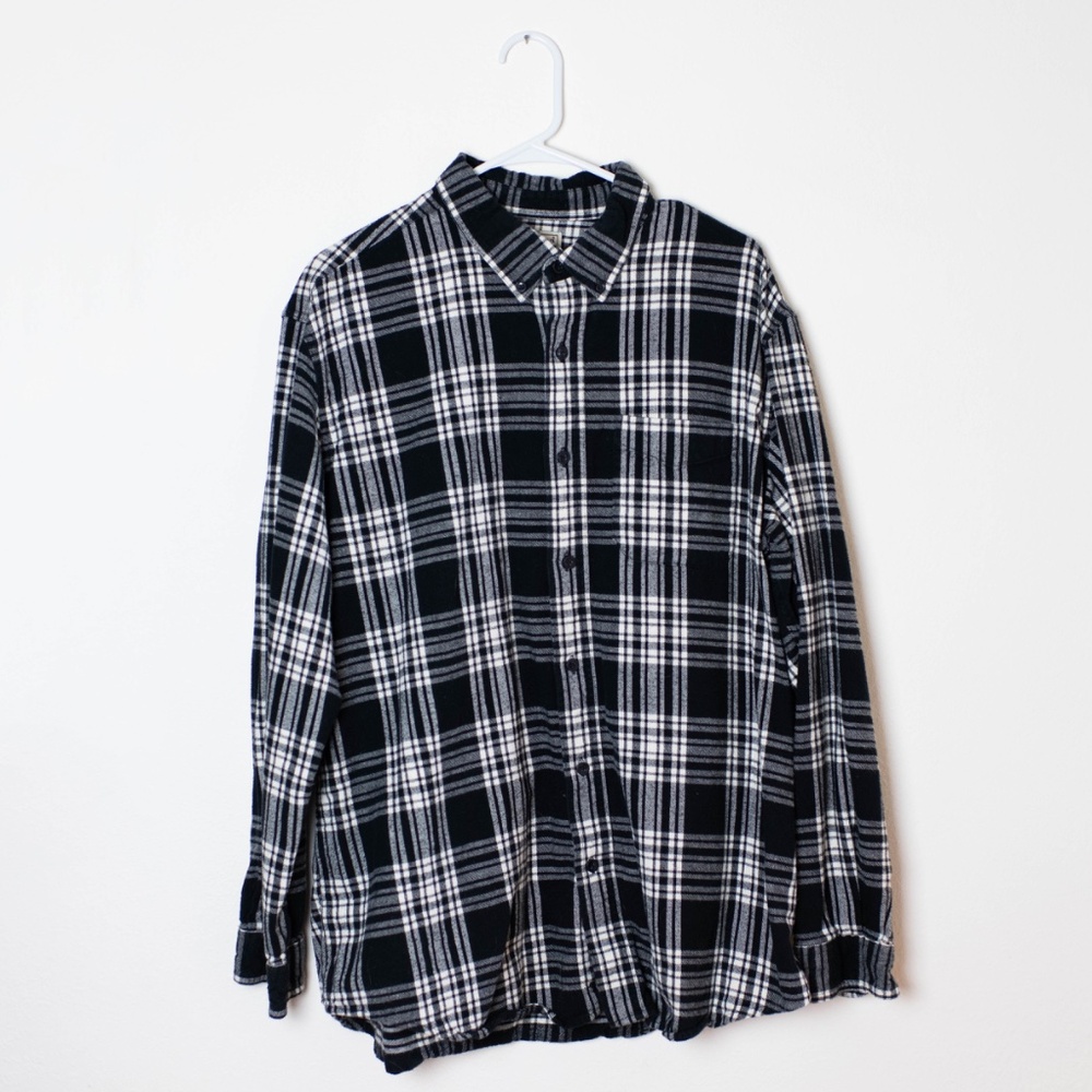 L.L. Bean Slightly Fitted Black & White Plaid Cotton Flannel Shirt